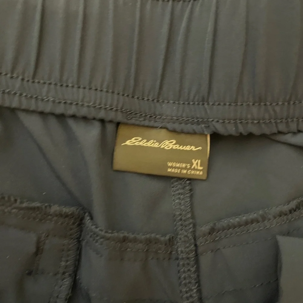 Eddie Bauer Travel pants, Fast DRY Elastic Waist with zippered pockets Sz XL